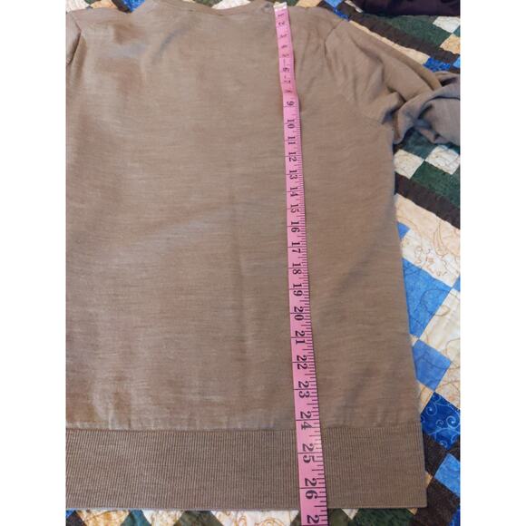 Daniel Cremieux Men's Size L 100% Merino Wool V-Neck Tan Sweater - Picture 9 of 9